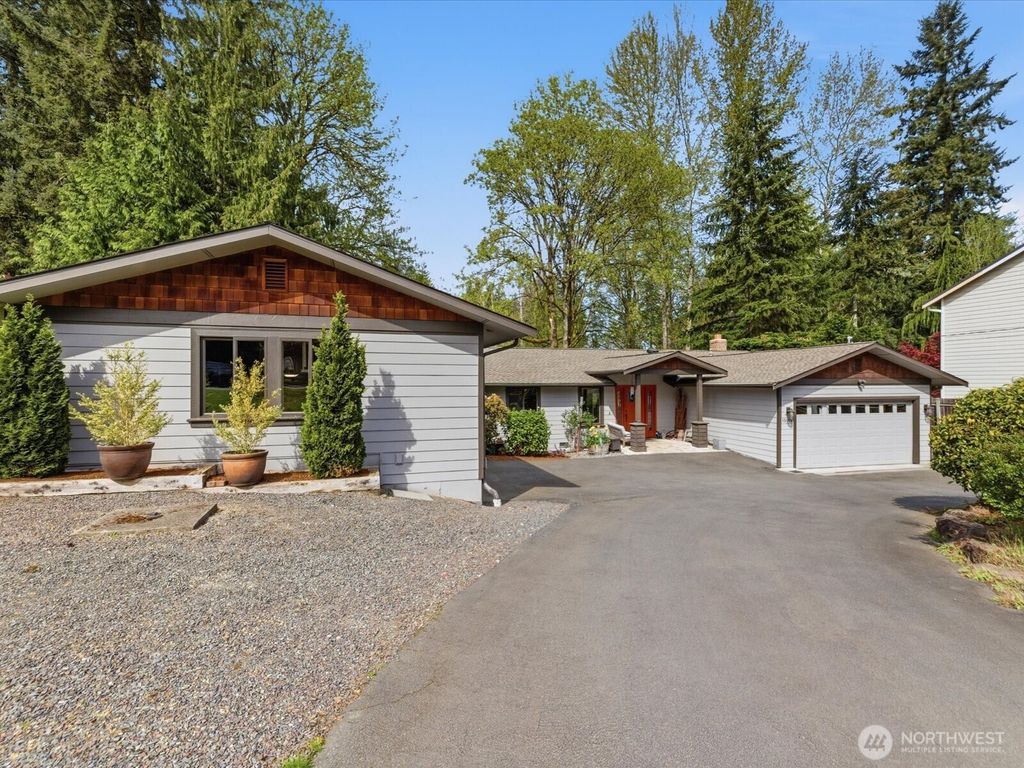 Photo of 15115 78th Ave NE Ave, Kenmore, WA 98028 (MLS # 2426405)