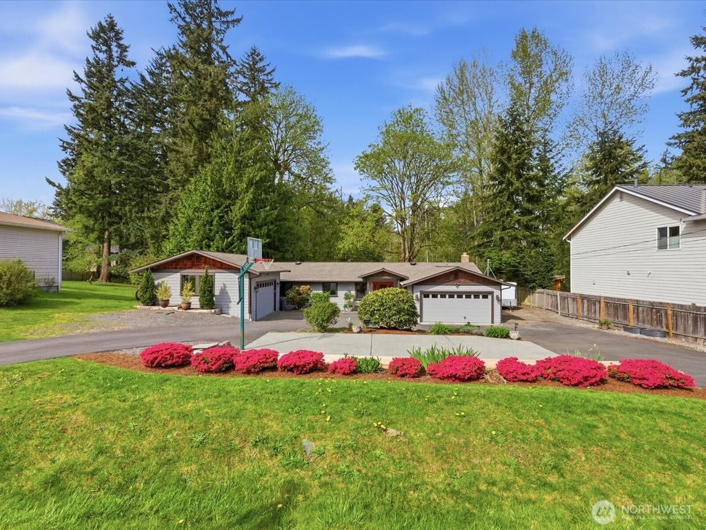 Photo of 15115 78th Ave NE Ave, Kenmore, WA 98028 (MLS # 2426405)