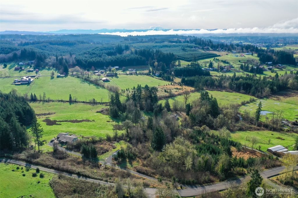 Photo of 208 Sanderson Road, Chehalis, WA 98532 (MLS # 2465638)