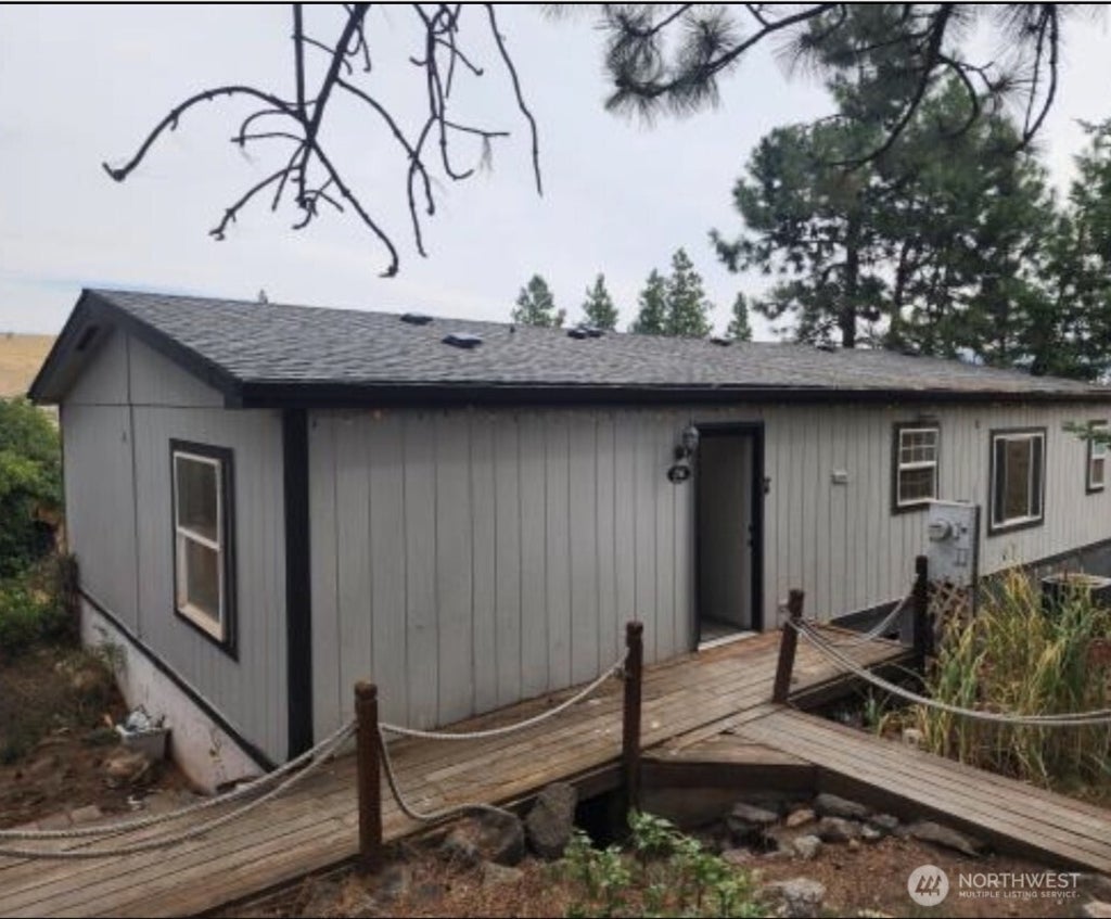Photo of 230 Ridge Loop RD RD, Cle Elum, WA 98922 (MLS # 2586004)