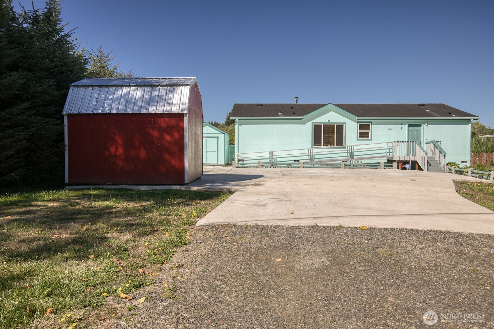 927 Broadway Avenue