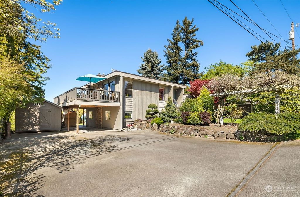 Photo of 1006 9th Street, Mukilteo, WA 98275 (MLS # 2227684)