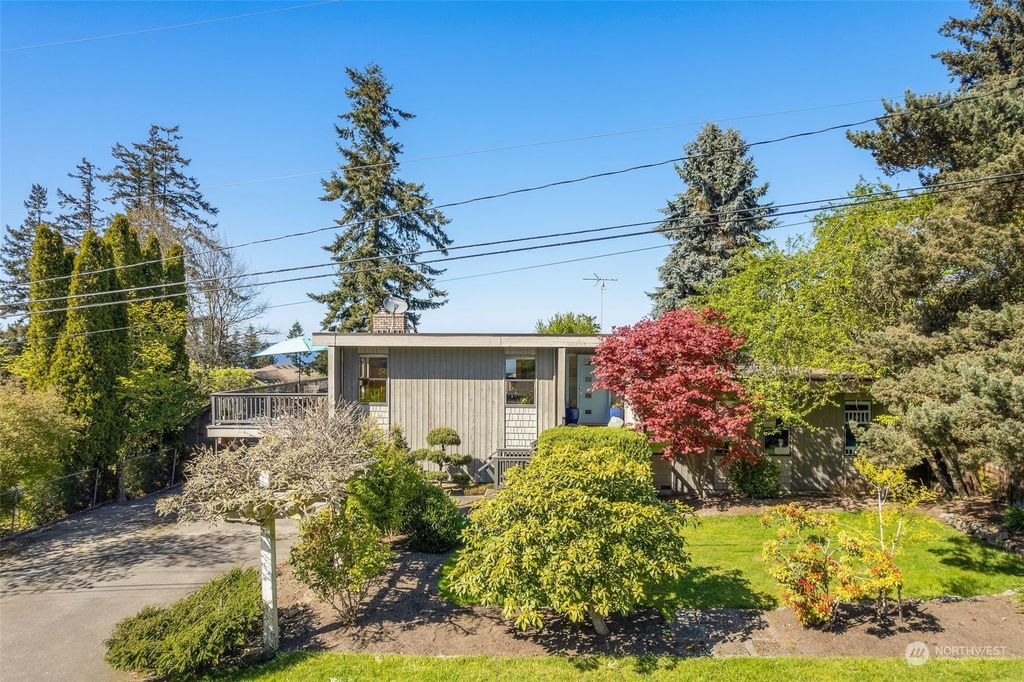 Photo of 1006 9th Street, Mukilteo, WA 98275 (MLS # 2227684)