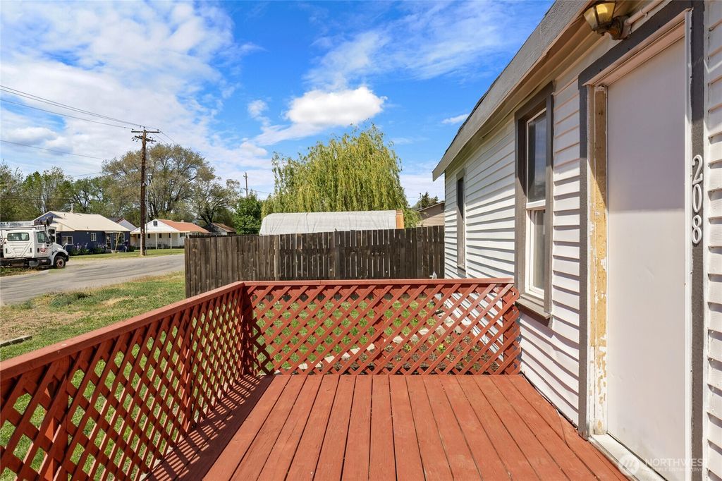 Photo of 208 N Spokane Street, Kittitas, WA 98934 (MLS # 2521836)