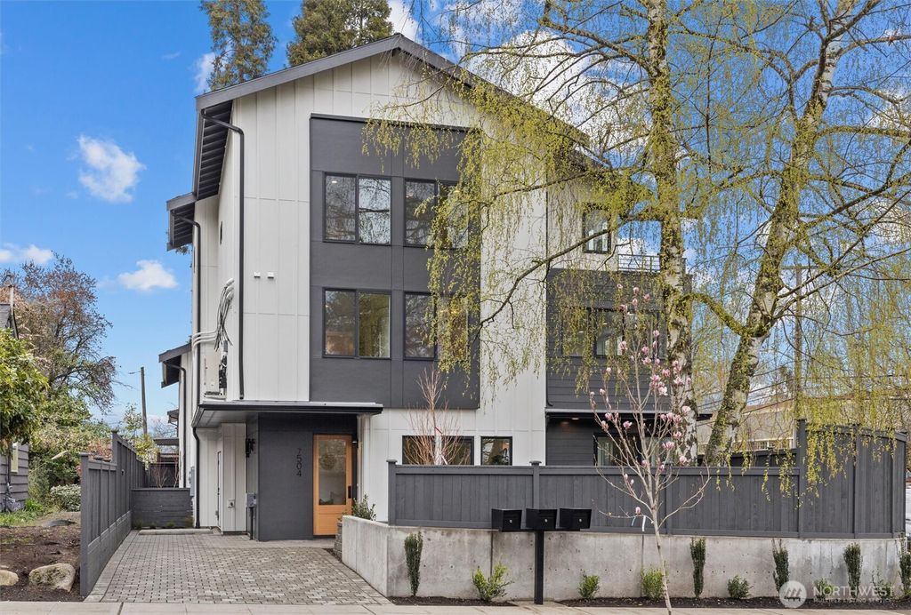 Photo of 7504 31st Avenue NE, Seattle, WA 98115 (MLS # 2354909)