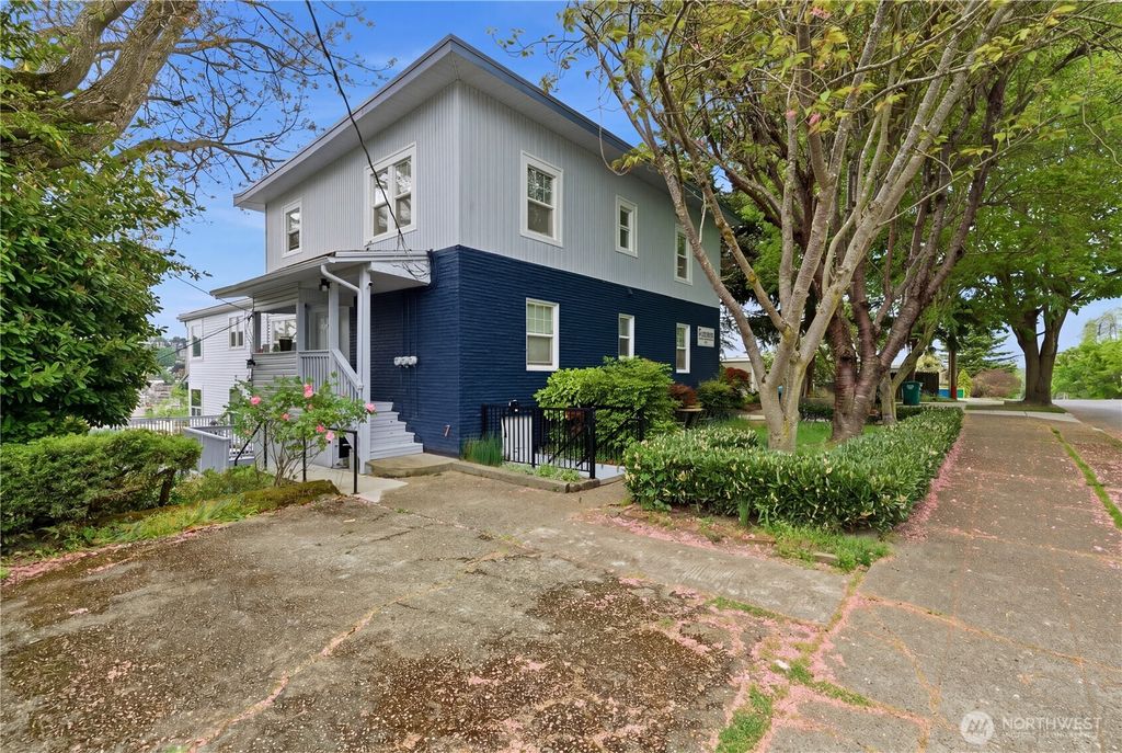 Photo of 1401 W Bertona Street, Seattle, WA 98119 (MLS # 2531266)