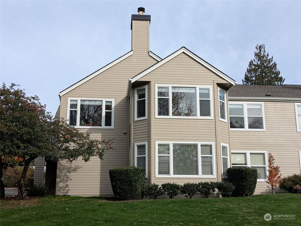 Photo of 4208 223rd Place SE, Issaquah, WA 98029 (MLS # 2315408)