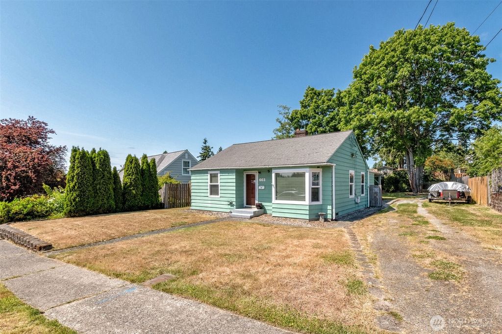 Photo of 662 SW 137th Street, Burien, WA 98166 (MLS # 2386181)