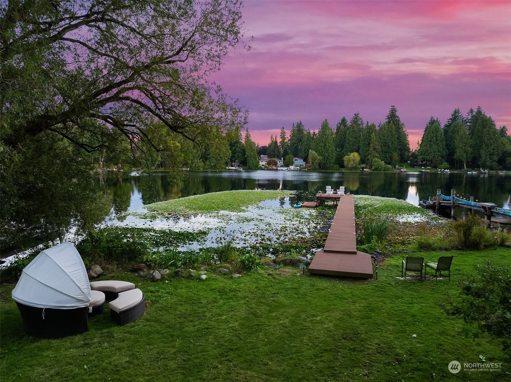 Photo of 2137 N 128th St St, Seattle, WA 98133 (MLS # 2283264)