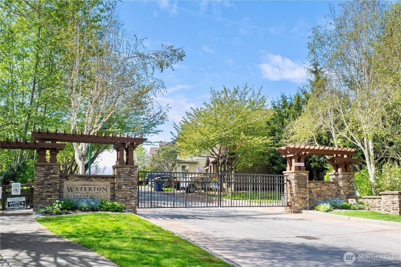 6611 Waterton Circle