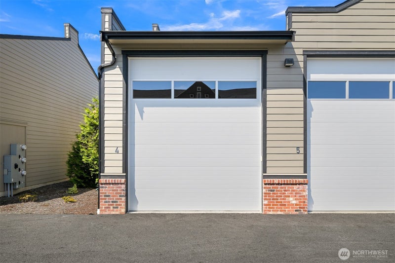 2203 Mercedes Drive 4