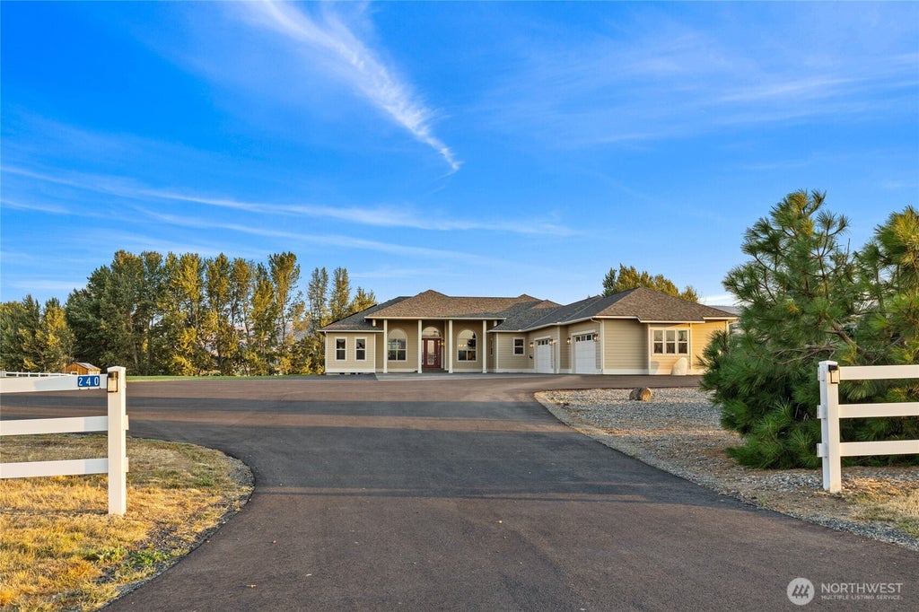 Photo of 240 Majestic Heights Drive, Ellensburg, WA 98926 (MLS # 2588460)