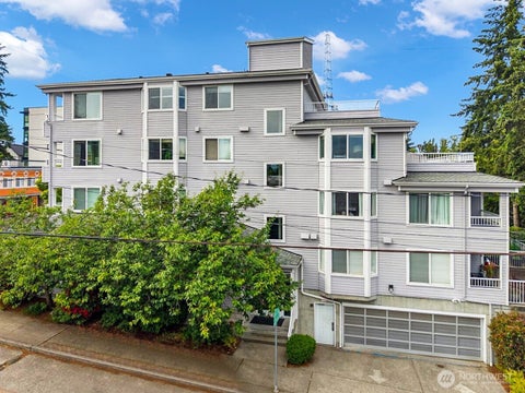 Photo of 1000 NE 88th Street #304, Seattle, WA 98115 (MLS # 2531264)