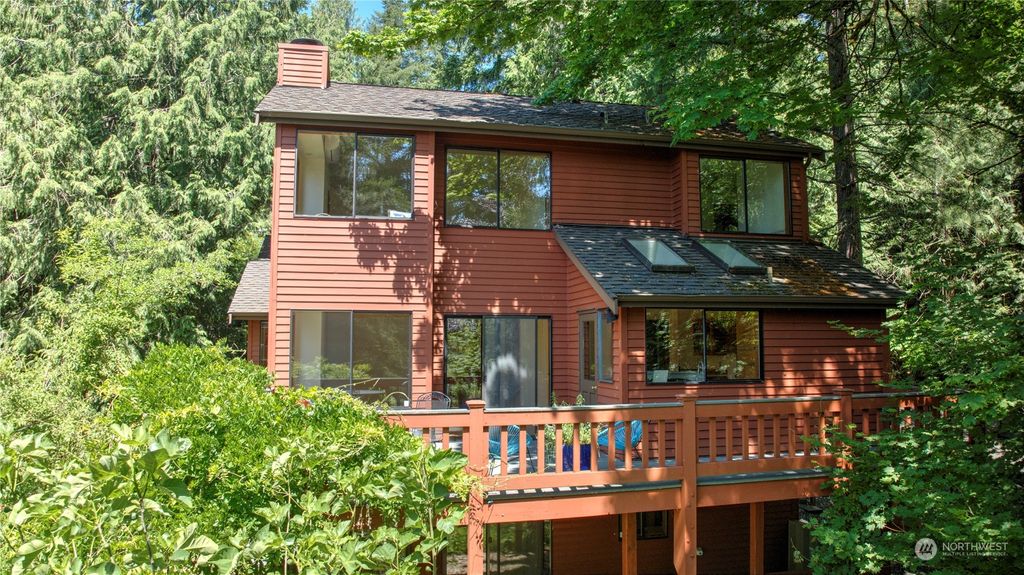 Photo of 18210 W Spring Lake Drive SE, Renton, WA 98058 (MLS # 2330976)
