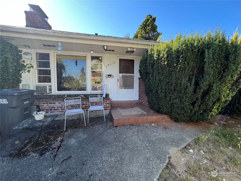 Photo of 14117 12th Avenue SW, Burien, WA 98166 (MLS # 2162379)