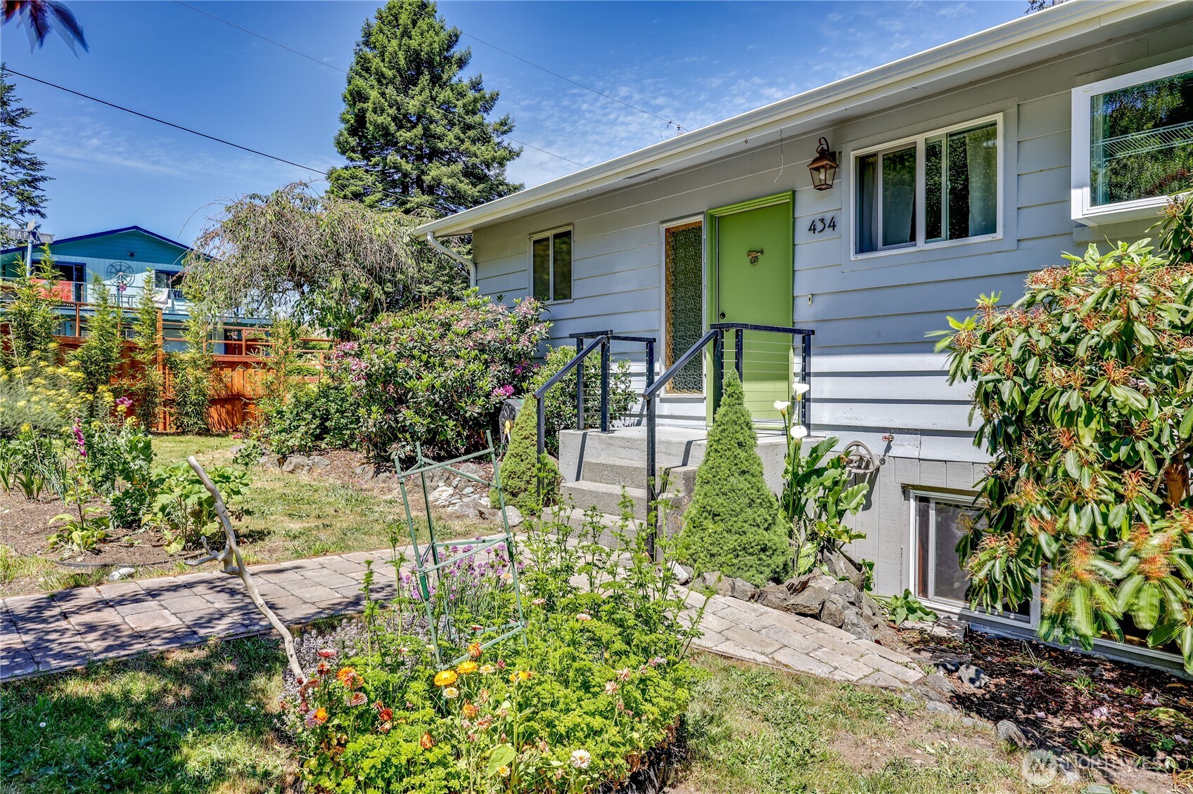 434 T Street