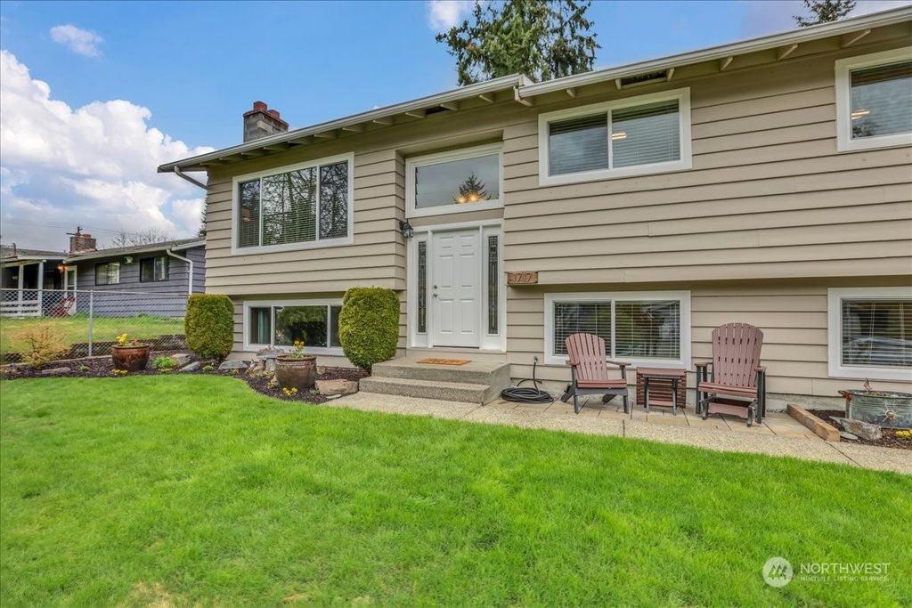 Photo of 1717 202nd Place SW, Lynnwood, WA 98036 (MLS # 2056245)