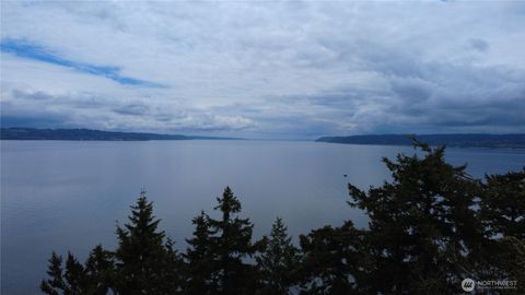 Photo of 17 W Gedney Way, Hat Island, WA 98206 (MLS # 2376614)