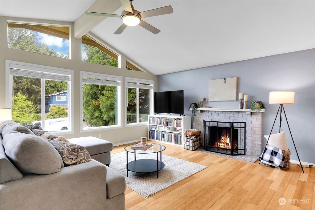 Photo of 3103 SE 17th Court, Renton, WA 98058 (MLS # 2231356)