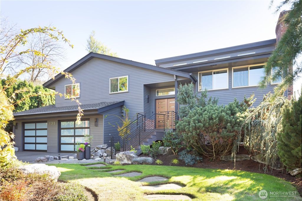 Photo of 11315 NE 60th Street, Kirkland, WA 98033 (MLS # 2495697)