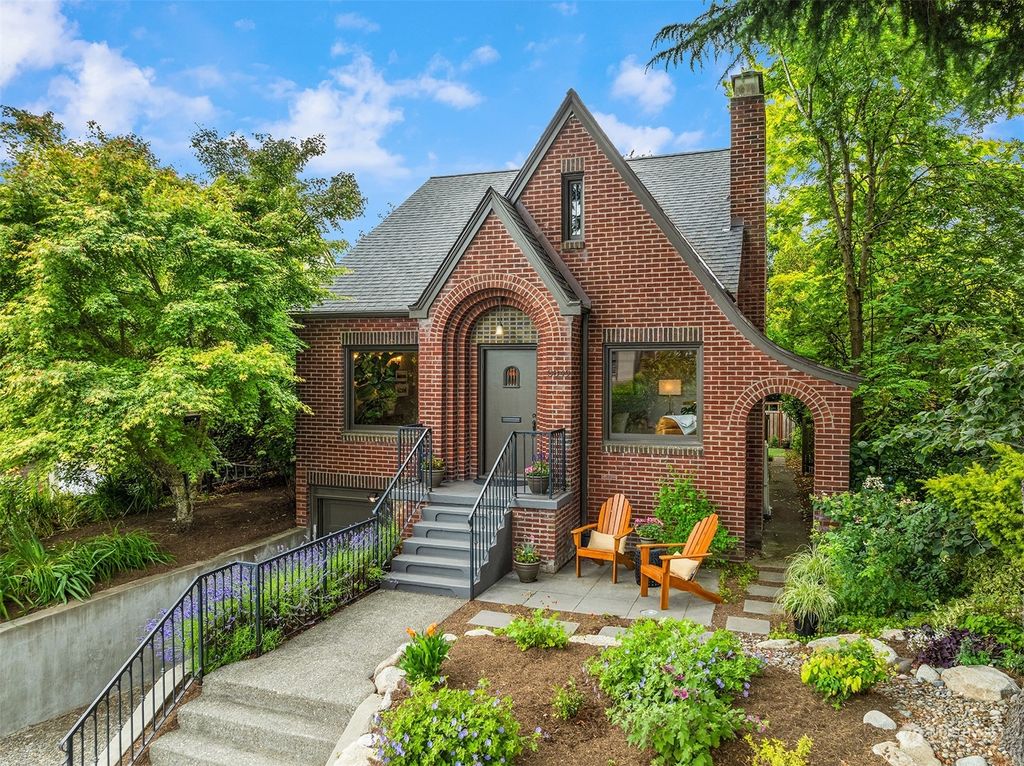 Photo of 3849 Cascadia Avenue S, Seattle, WA 98118 (MLS # 2257286)
