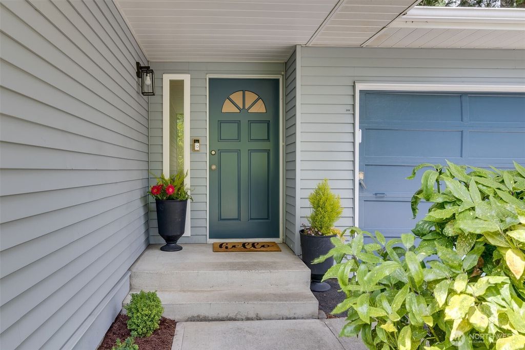 Photo of 12106 NE 149th Street, Kirkland, WA 98034 (MLS # 2395956)