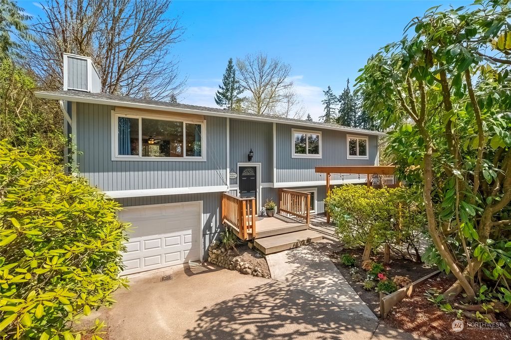 Photo of 15852 199th Avenue NE, Woodinville, WA 98077 (MLS # 2060262)