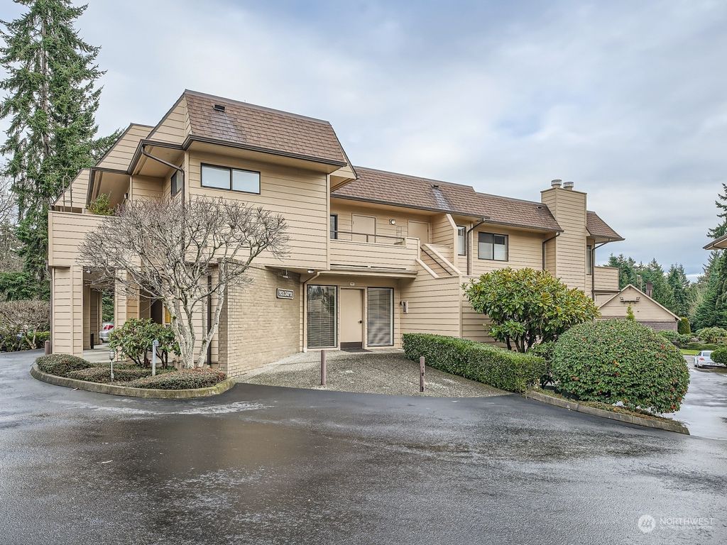 Photo of 912 S 248th Street #14, Des Moines, WA 98198 (MLS # 2188956)