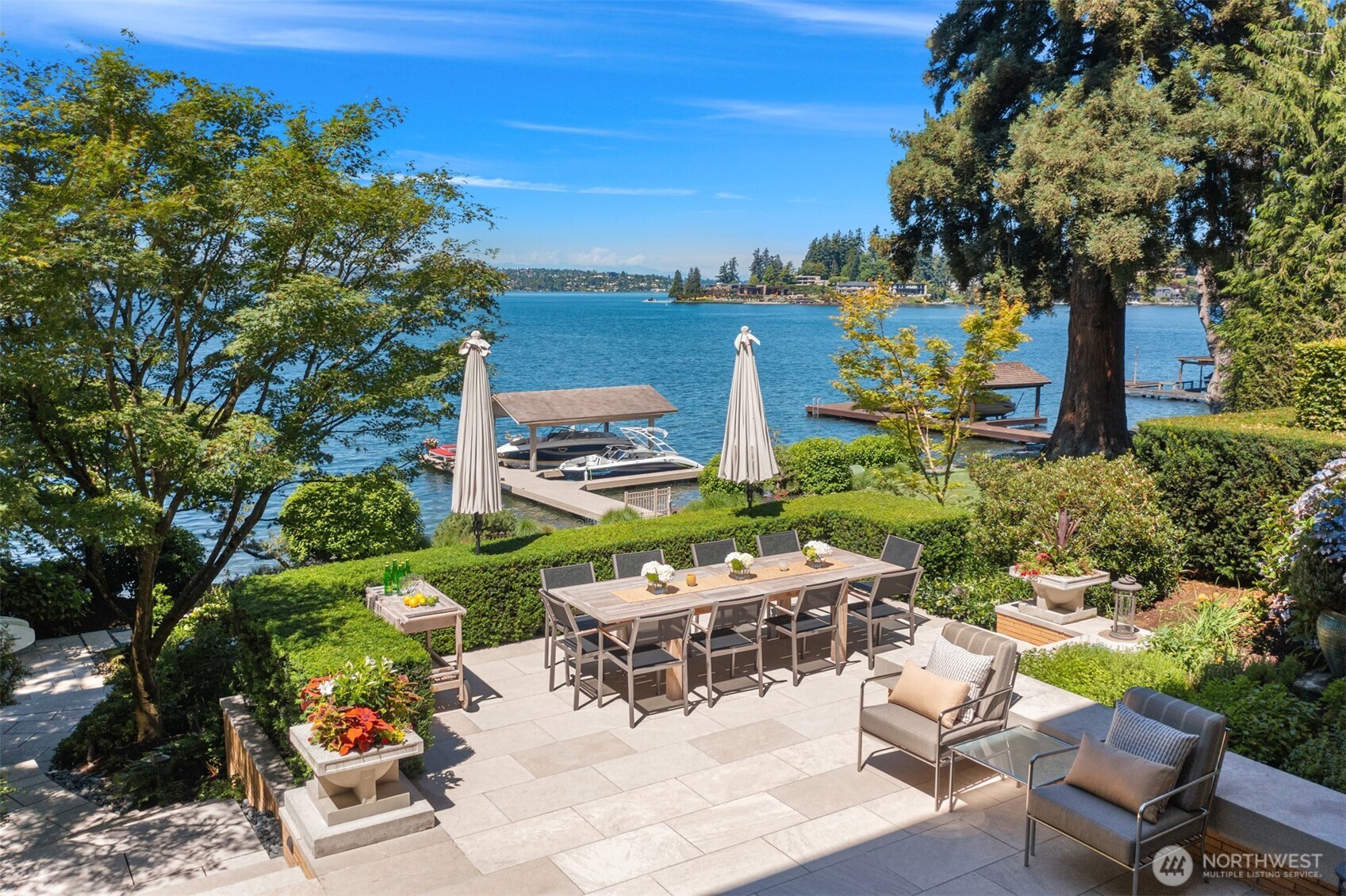 415 Shoreland Drive SE