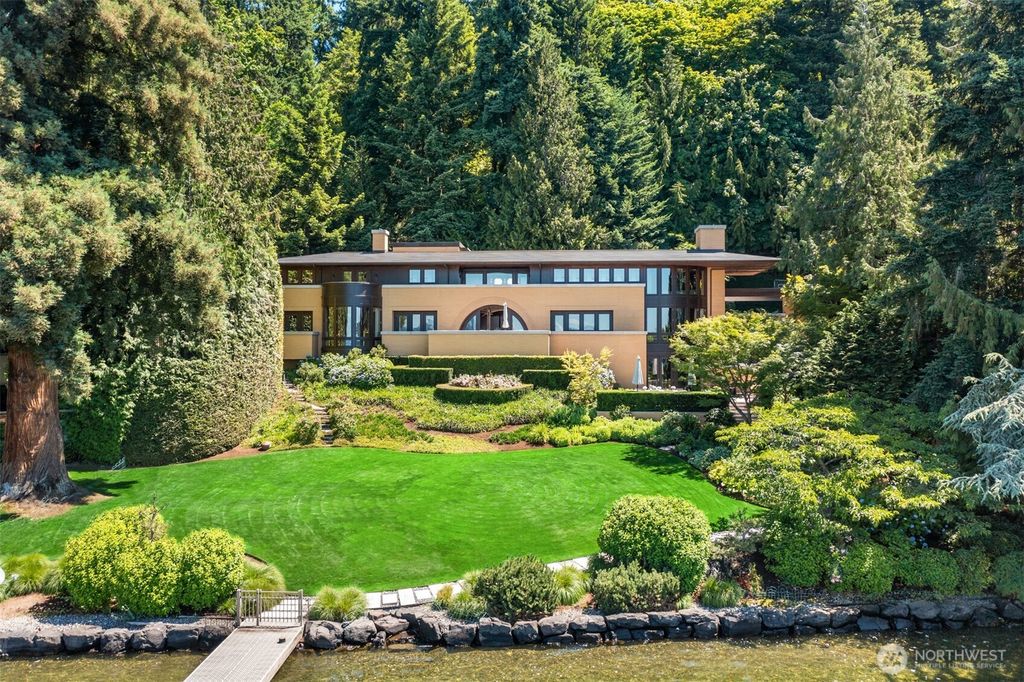 Photo of 415 Shoreland Drive SE, Bellevue, WA 98004 (MLS # 2506796)