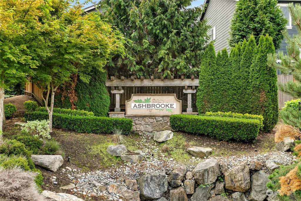 Photo of 19924 5th Avenue W, Lynnwood, WA 98036 (MLS # 1997452)