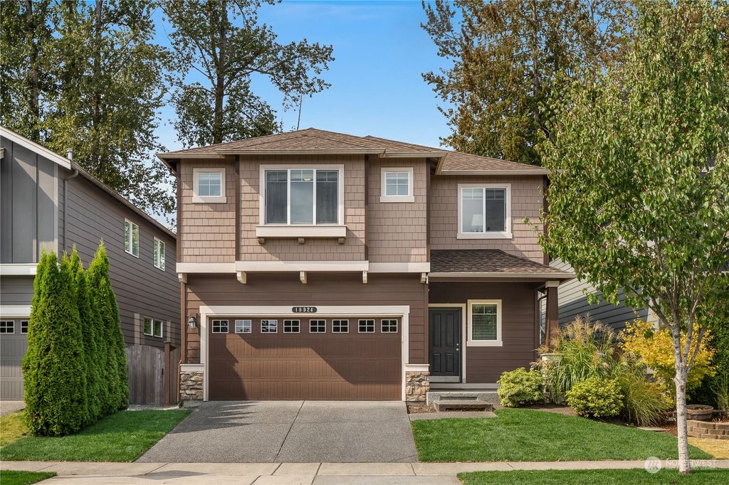 Photo of 19924 5th Avenue W, Lynnwood, WA 98036 (MLS # 1997452)