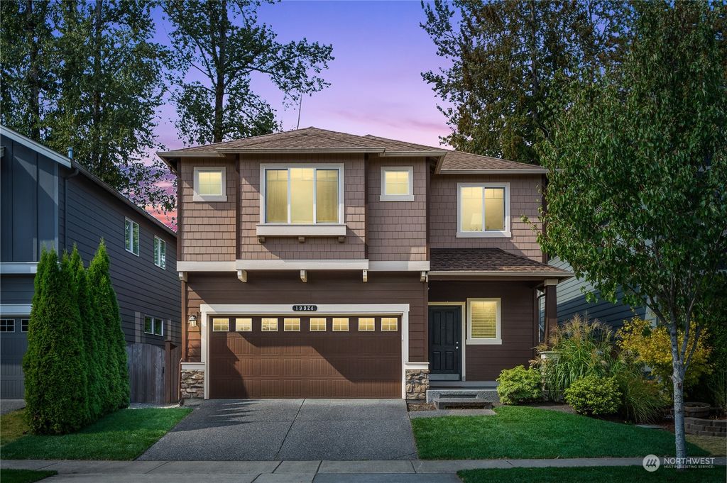 Photo of 19924 5th Avenue W, Lynnwood, WA 98036 (MLS # 1997452)