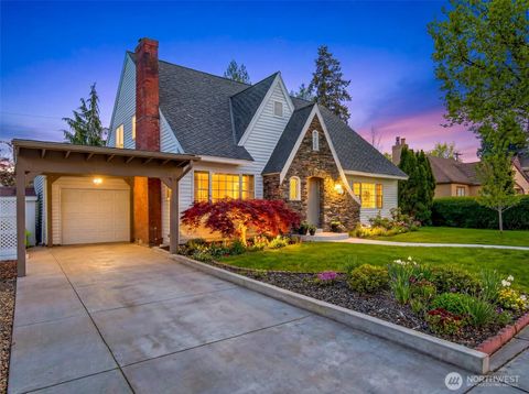 Photo of 15 Furney Street, Wenatchee, WA 98801 (MLS # 2491936)