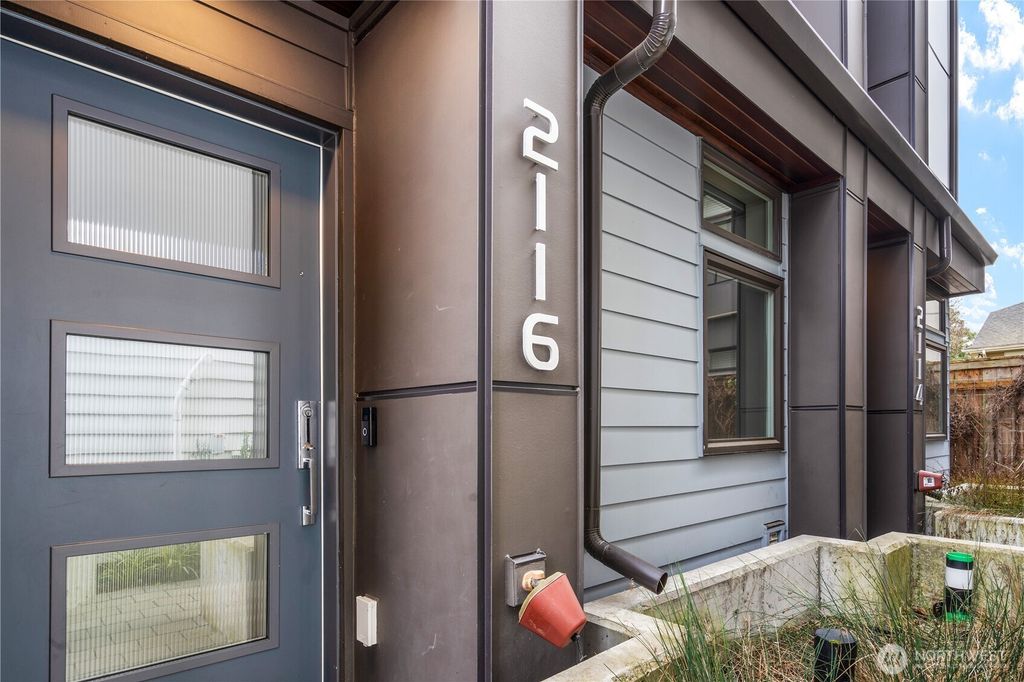 Photo of 2116 3rd Avenue N, Seattle, WA 98109 (MLS # 2340236)