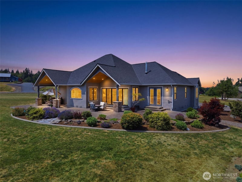 28210 142nd St E / AIRSTRIP HOME