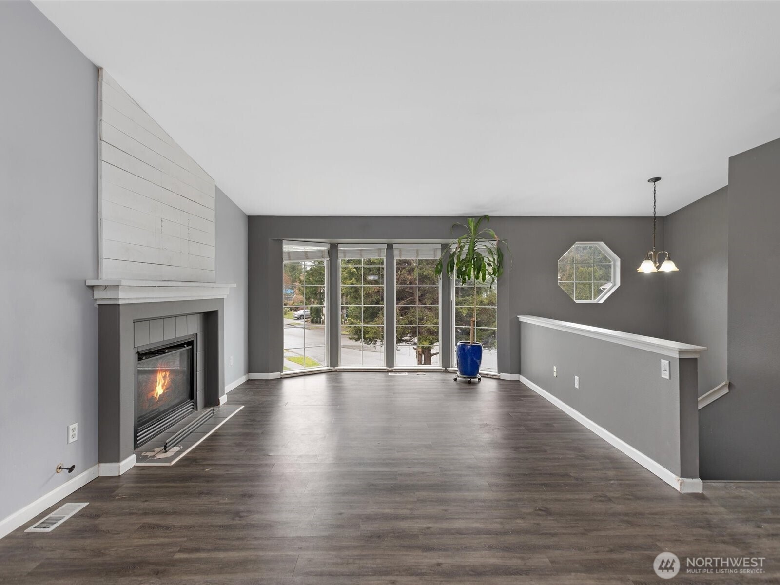 17528 Mountain View Road SE