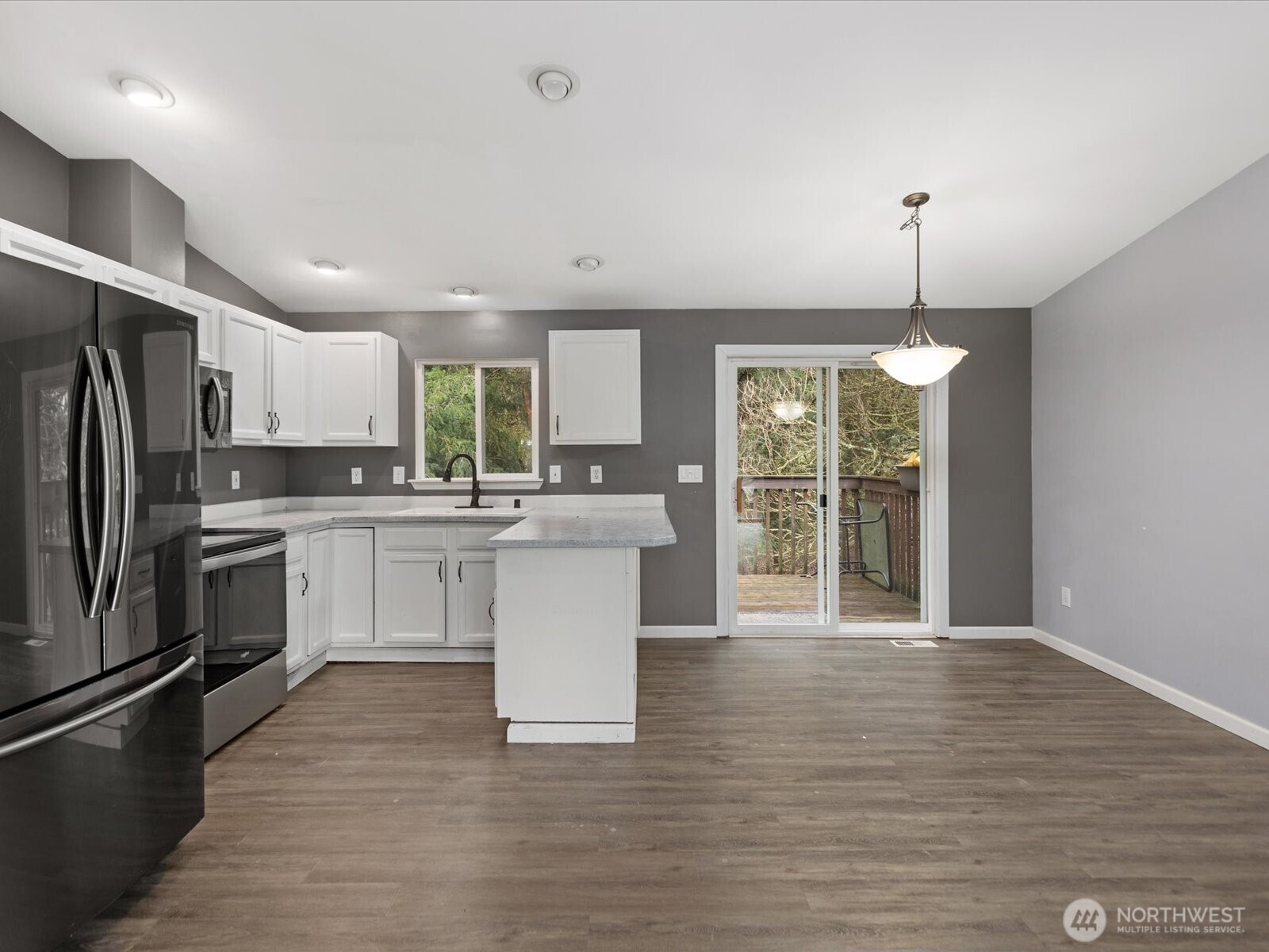 17528 Mountain View Road SE