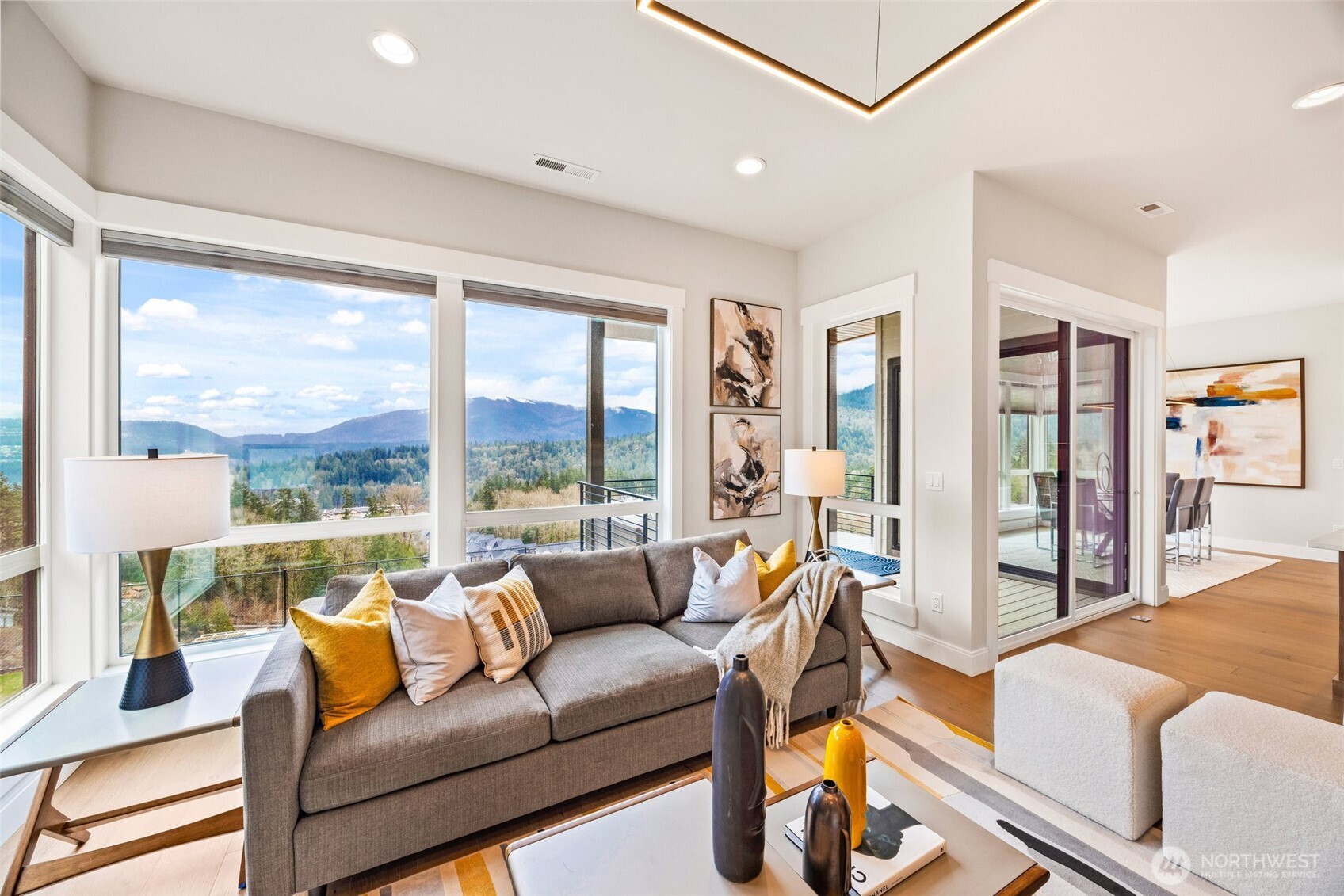 2599 NW Si View Lane