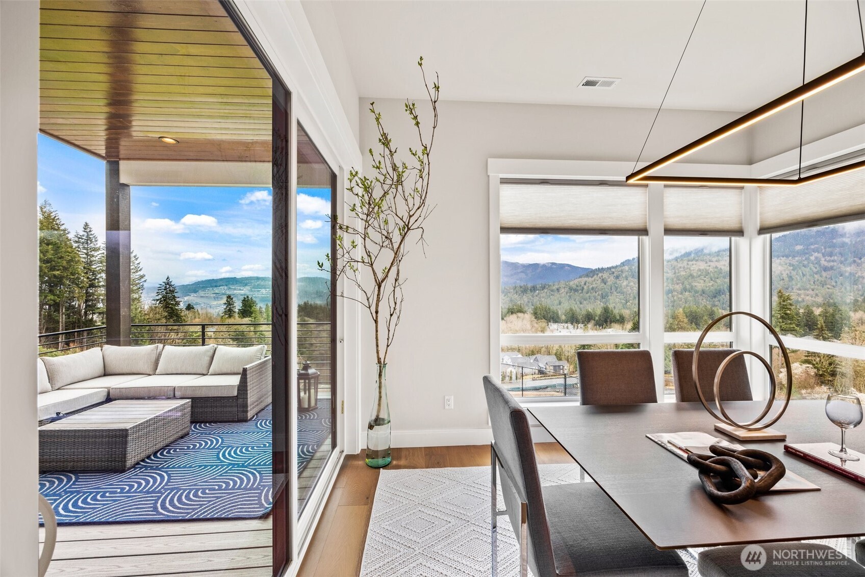 2599 NW Si View Lane