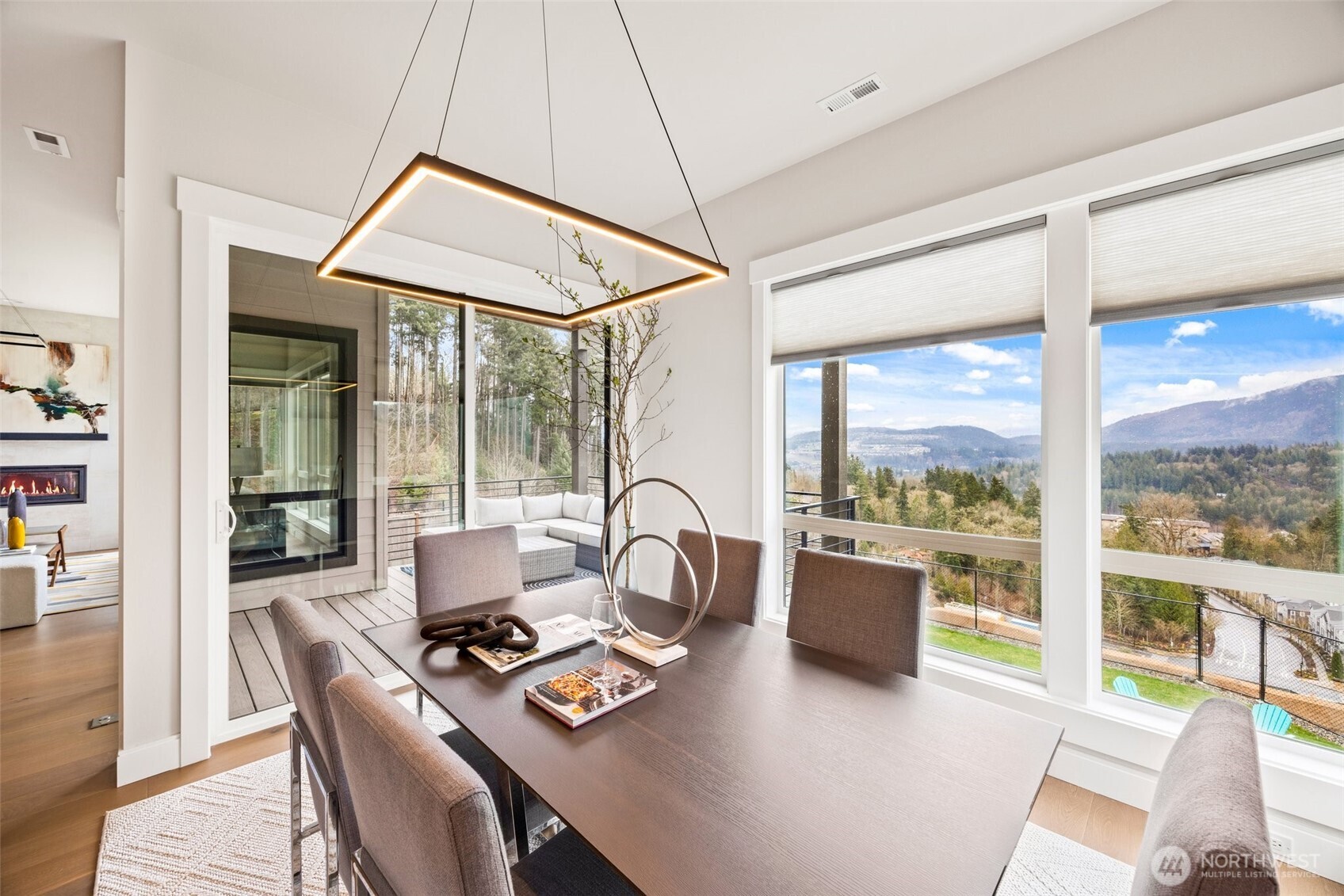 2599 NW Si View Lane