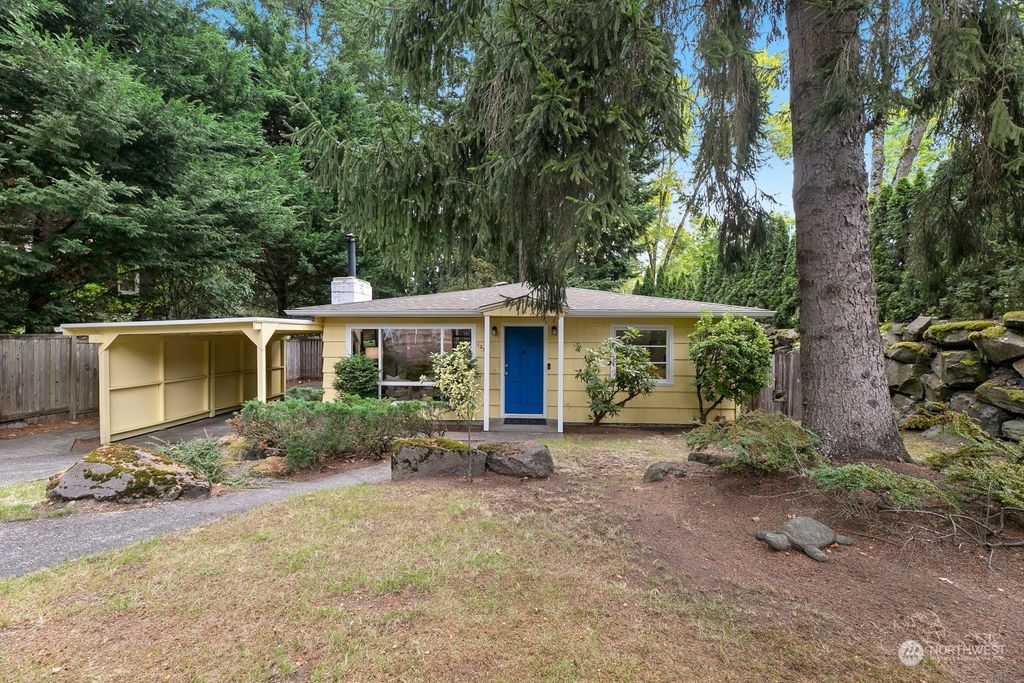 Photo of 12506 12th Avenue NE, Seattle, WA 98125 (MLS # 2288757)