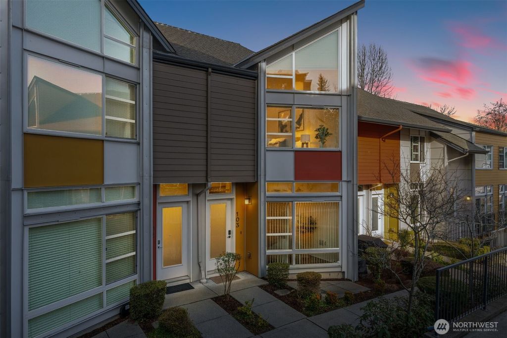 Photo of 15212 NE 81st Way #103, Redmond, WA 98052 (MLS # 2433415)