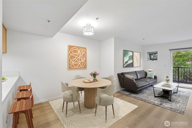 12345 Roosevelt Way NE 306 #306, Seattle