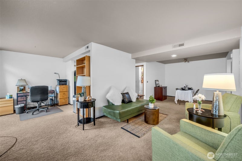 11300 1st Avenue NE 115