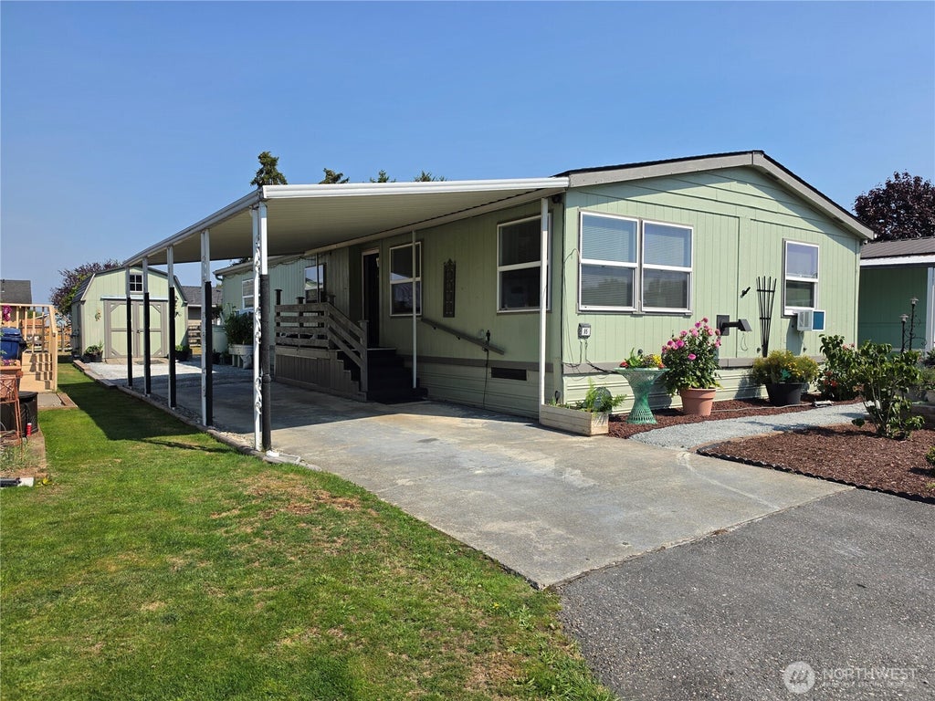 Photo of 1120 S 25th st ST #95, Mount Vernon, WA 98274 (MLS # 2573726)