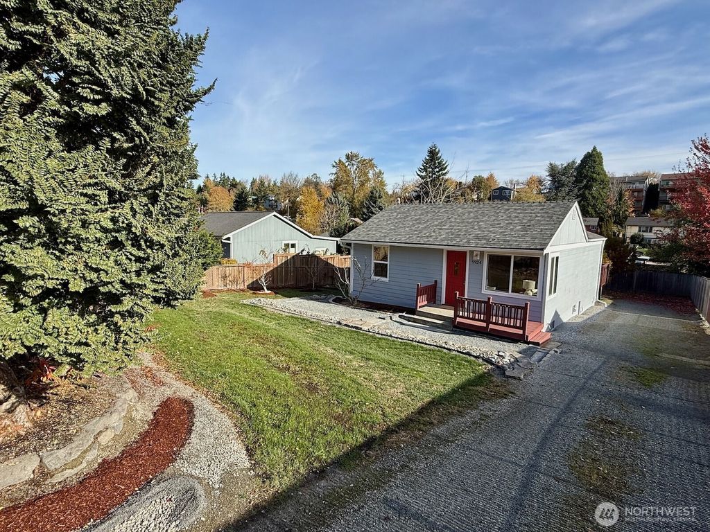 Photo of 5924 18th Avenue SW, Seattle, WA 98106 (MLS # 2453929)