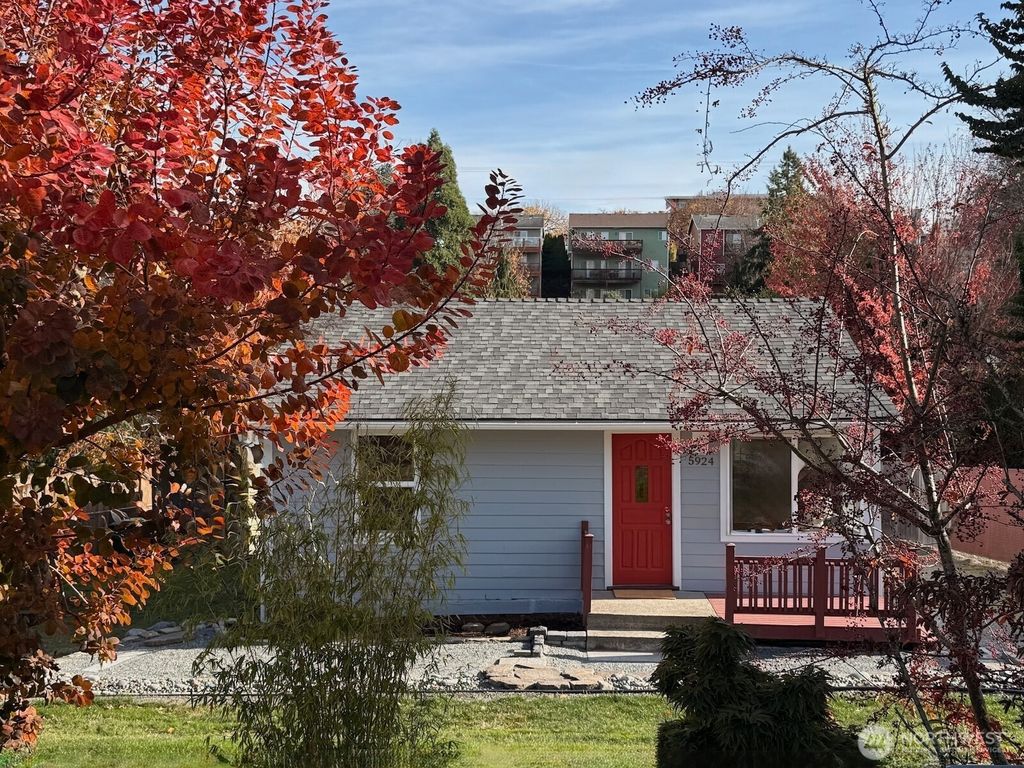 Photo of 5924 18th Avenue SW, Seattle, WA 98106 (MLS # 2453929)