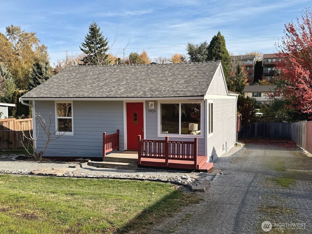 Photo of 5924 18th Avenue SW, Seattle, WA 98106 (MLS # 2453929)