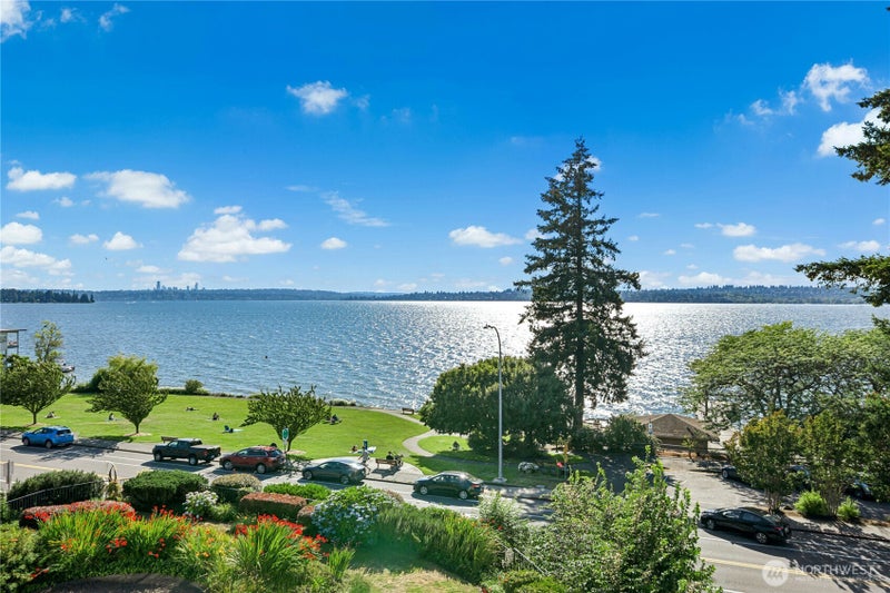6620 Lake Washington Boulevard NE 303